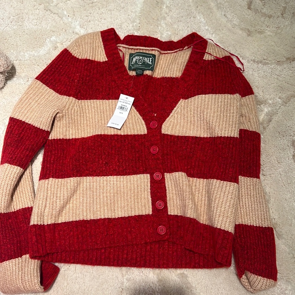 Size S American Eagle sweater
